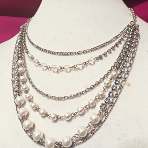 Handmade Vintage Silver Tone Faux Pearl and Rhinestone Fashion Bib Necklace - Picture 8 of 11